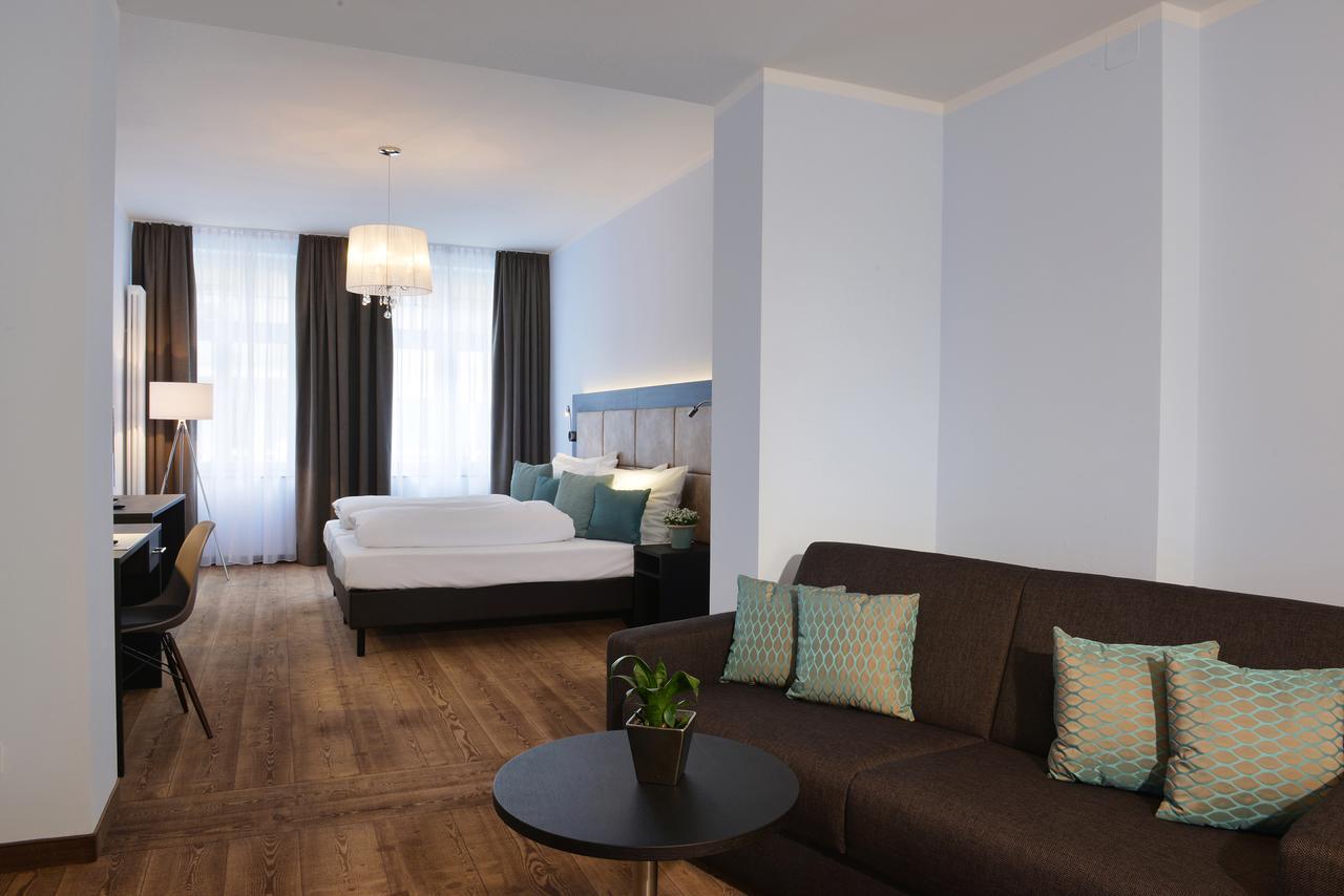 Uhu Gaestehaus Superior Köln Eksteriør billede