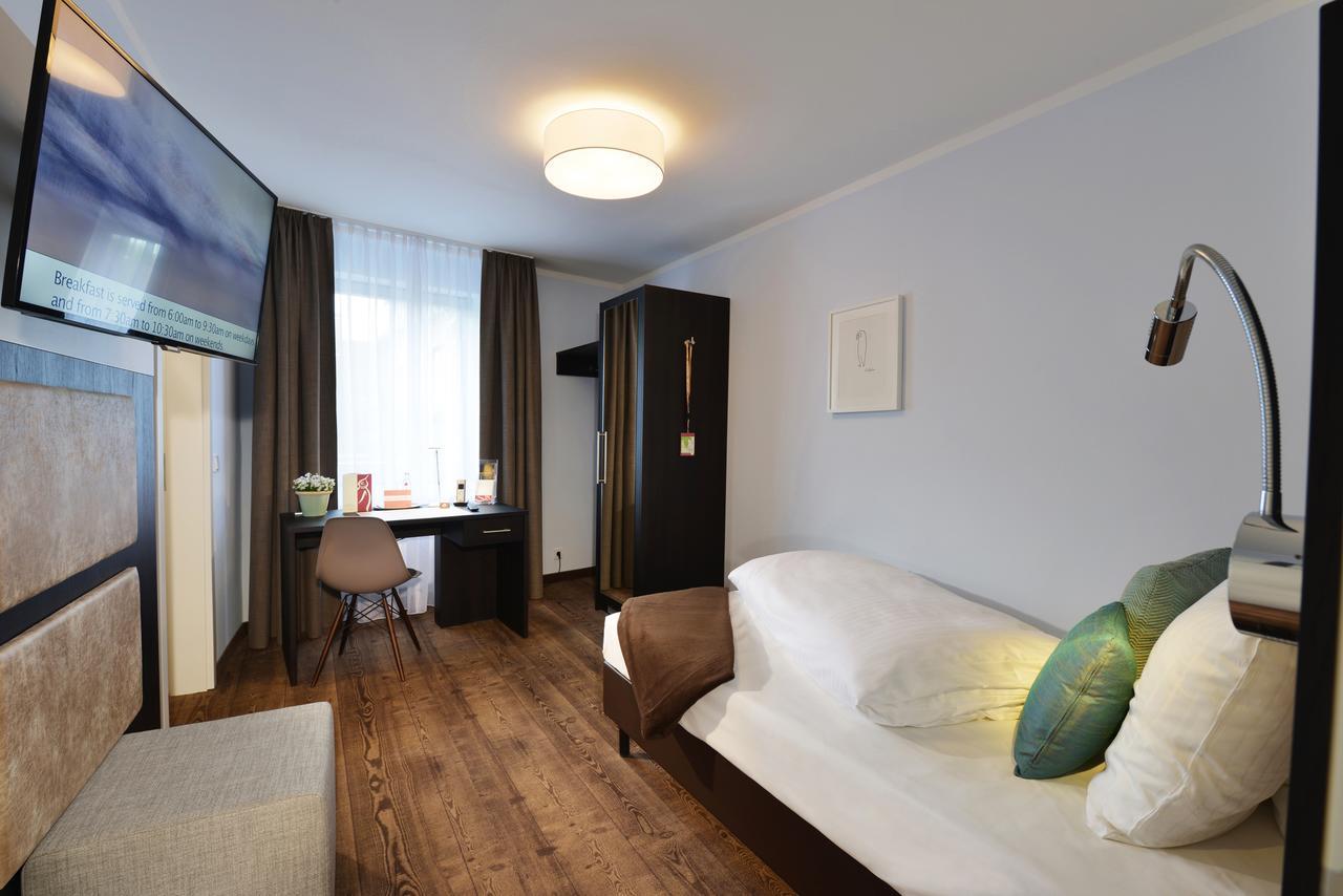 Uhu Gaestehaus Superior Köln Eksteriør billede