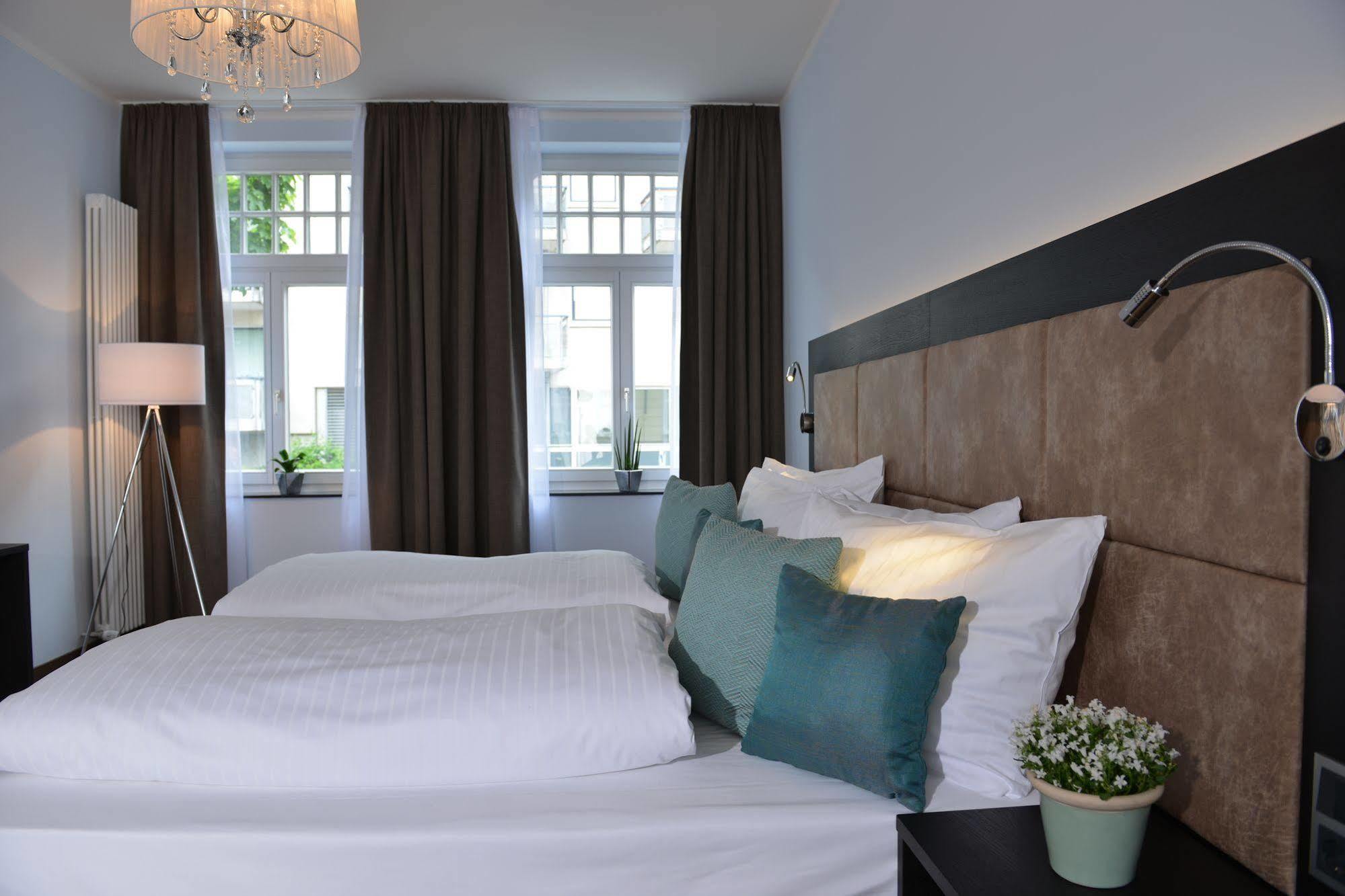 Uhu Gaestehaus Superior Köln Eksteriør billede