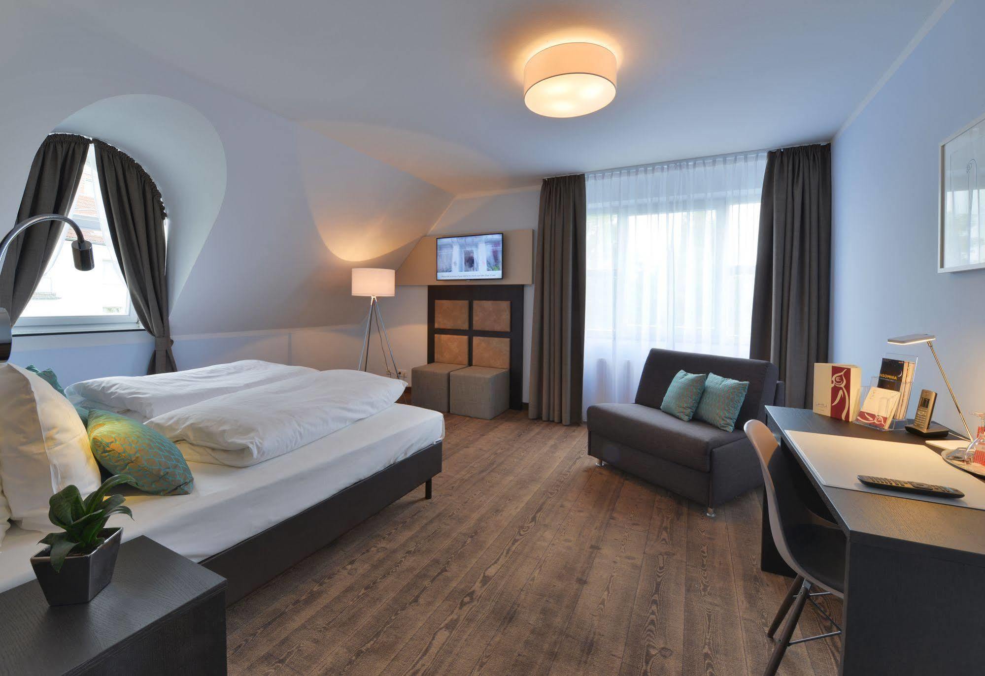 Uhu Gaestehaus Superior Köln Eksteriør billede