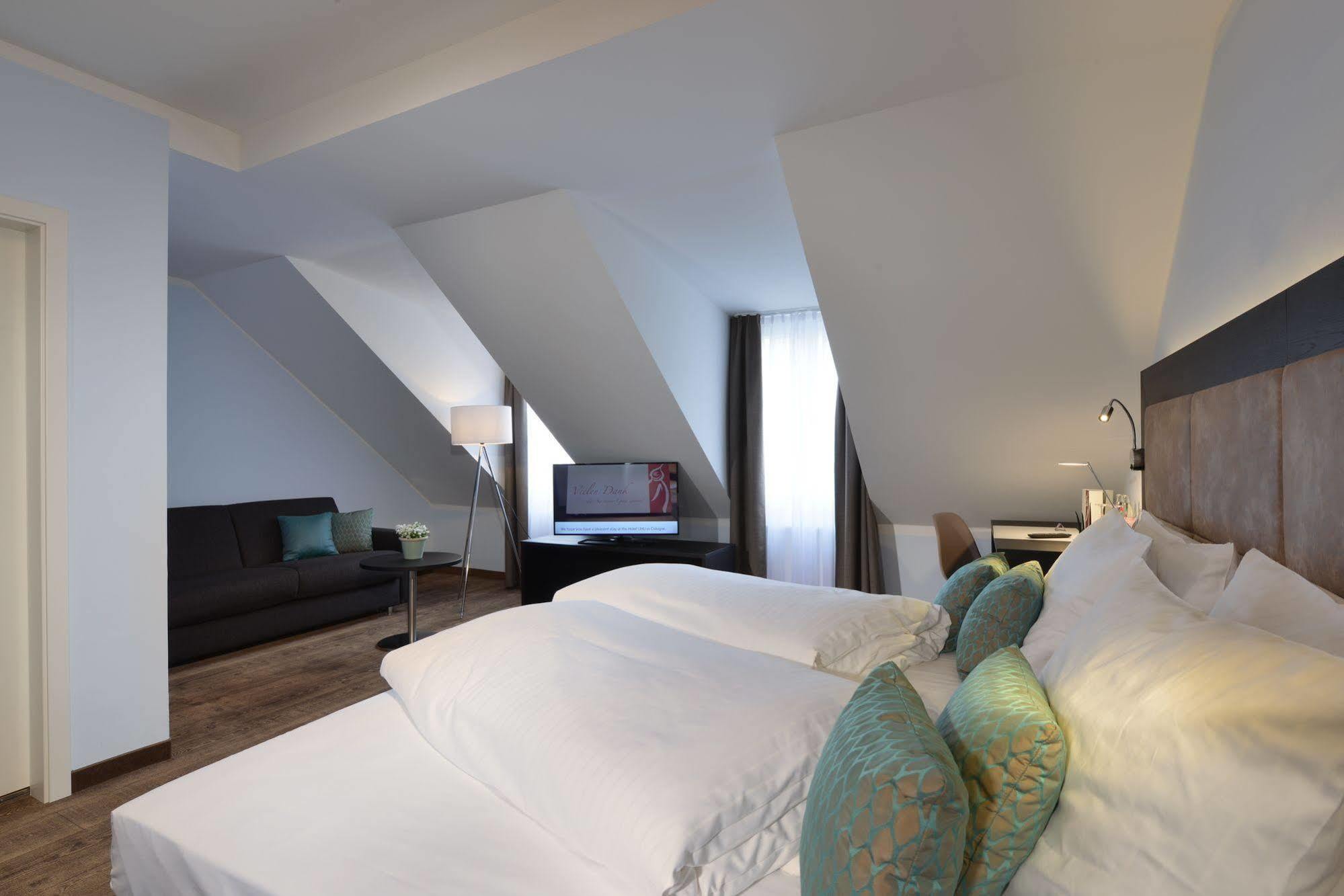Uhu Gaestehaus Superior Köln Eksteriør billede
