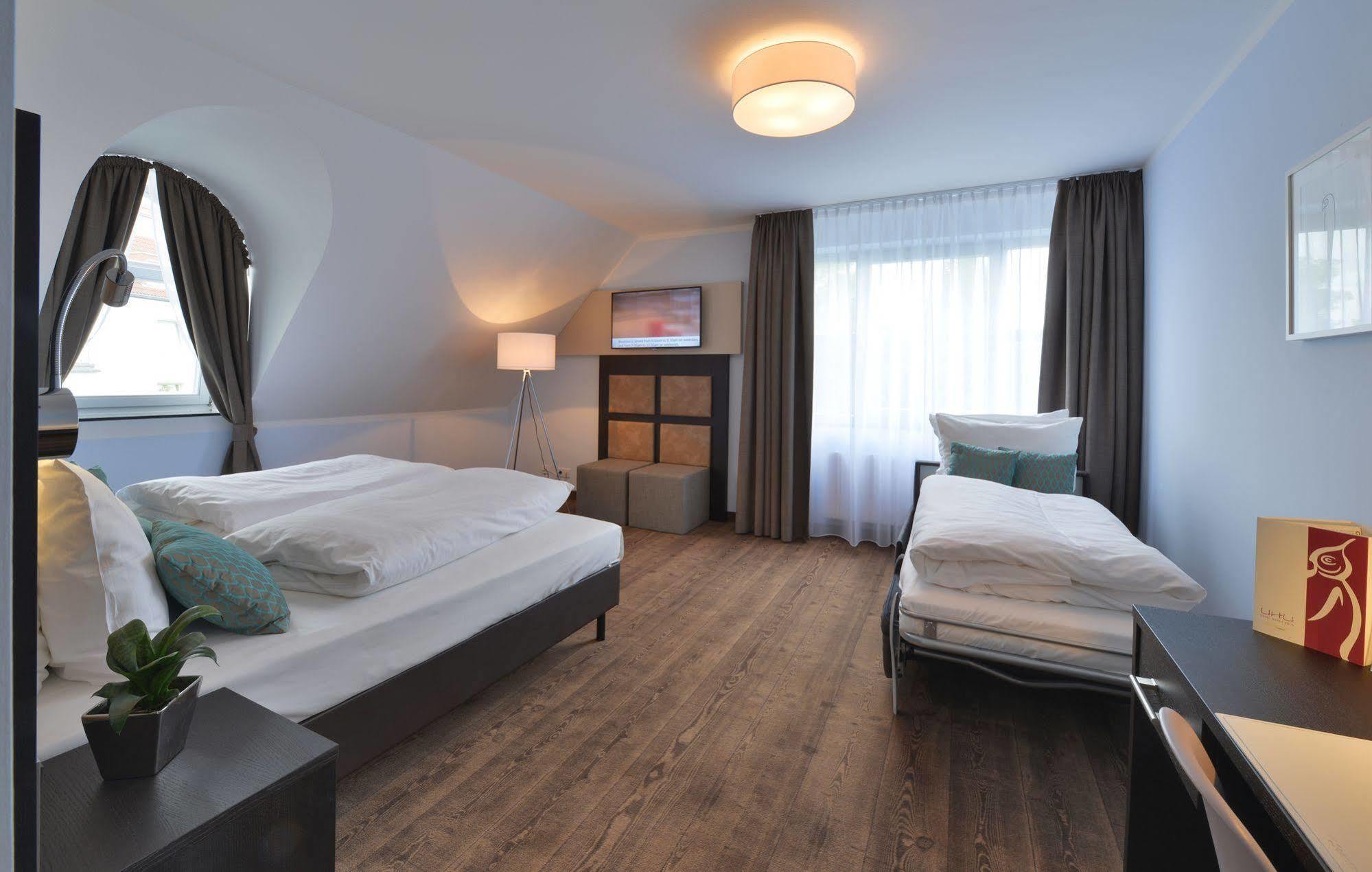 Uhu Gaestehaus Superior Köln Eksteriør billede